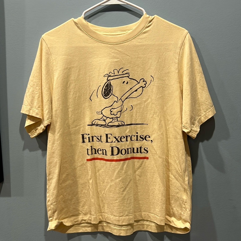 Uniqlo snoopy tee
